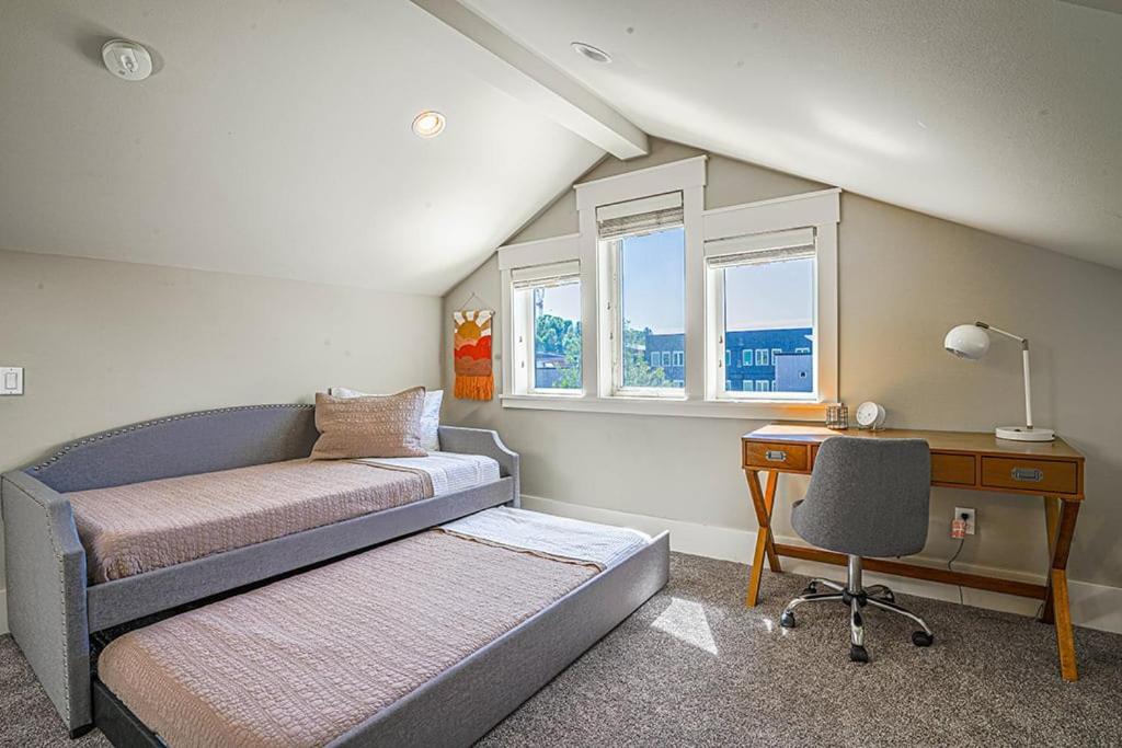 Exquisite Central Townhome With Spacious Loft And Gourmet Kitchen Seattle Eksteriør billede