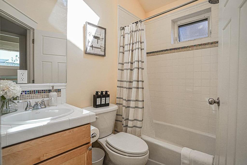 Exquisite Central Townhome With Spacious Loft And Gourmet Kitchen Seattle Eksteriør billede