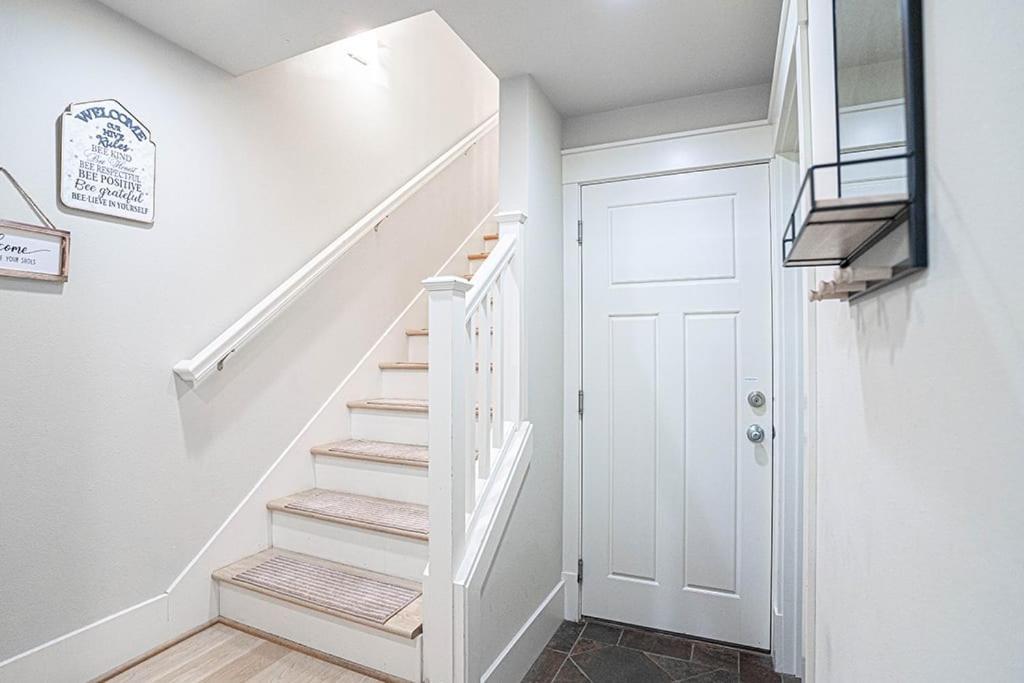 Exquisite Central Townhome With Spacious Loft And Gourmet Kitchen Seattle Eksteriør billede